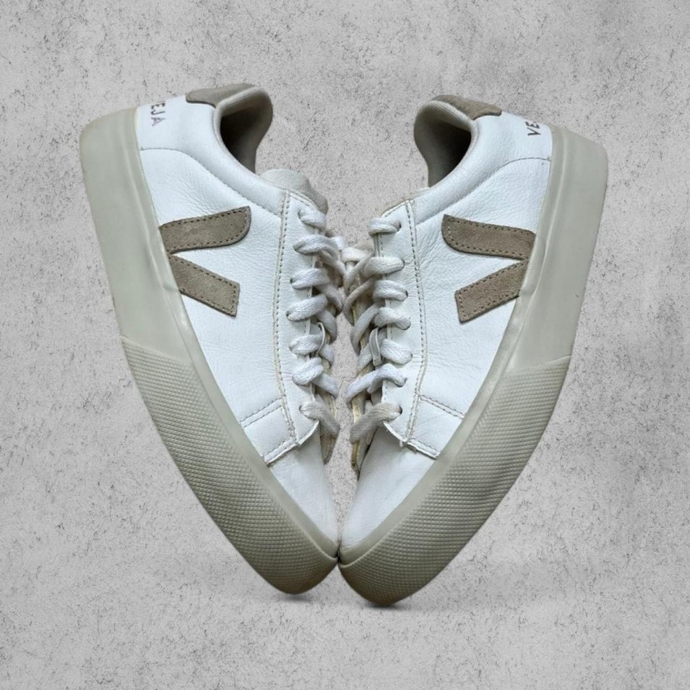 Veja Campo White Almond Women’s Size 4